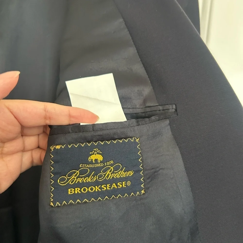 Brooks Brothers Blue Wool Coat Jacket Blazer Gold Buttons size 41L preppy work